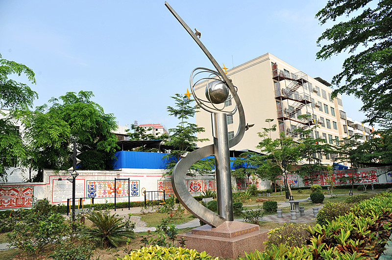 开启辉煌雕塑—79届校友林师洲捐建